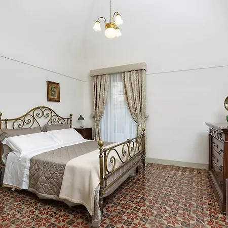 Edel Penzion Modica